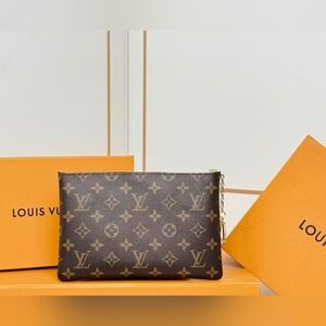 Louis Vuitton Key Pouch M